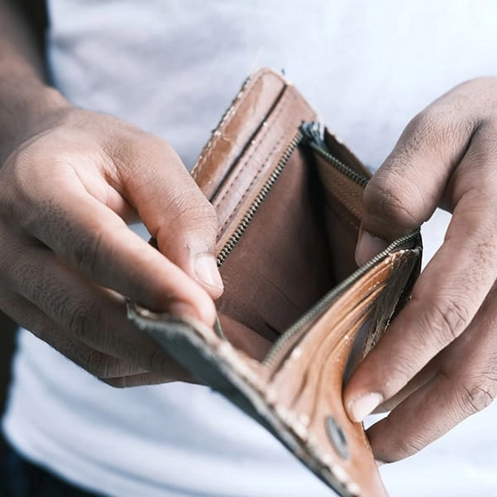 Image of an empty wallet